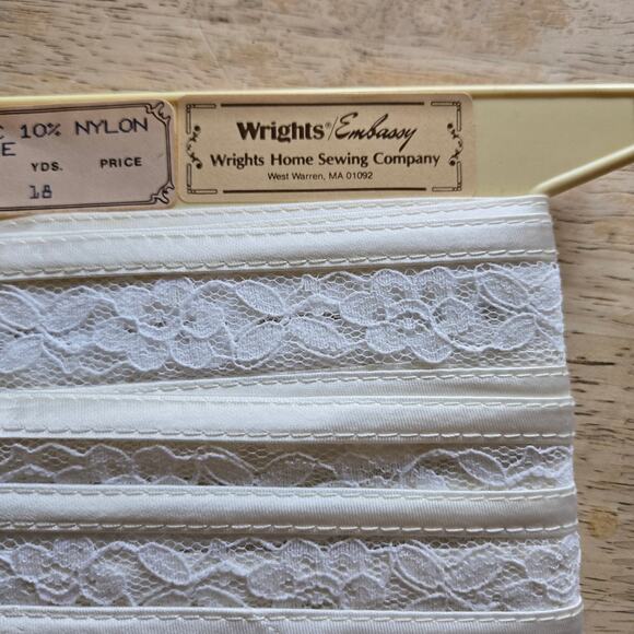 Gunne Sax by Jessica Vintage 1 3/4" Ivory Lace Trim Satin‎ Edge Old New Stock - Picture 4 of 9